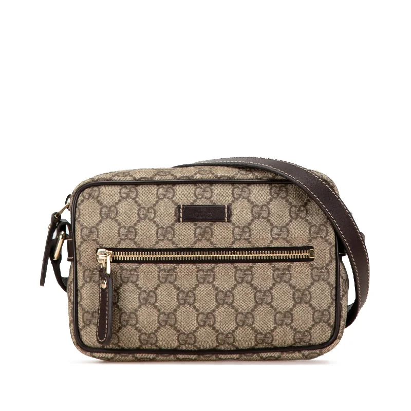 Ladies Gucci shoulder bags with a magnetic - closure flapBrown Gucci GG Supreme Crossbody