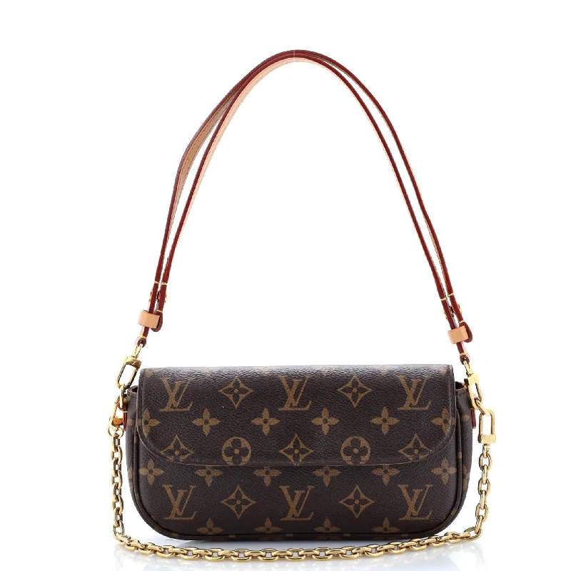 Louis Vuitton handbags with a beaded trim for a touch of glamourIvy Wallet on Chain Monogram Canvas