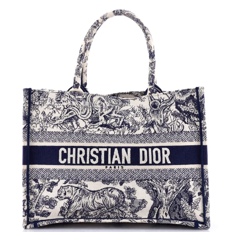 High - fashion Christian Dior bags with a geometric patternBook Tote Embroidered Canvas Medium