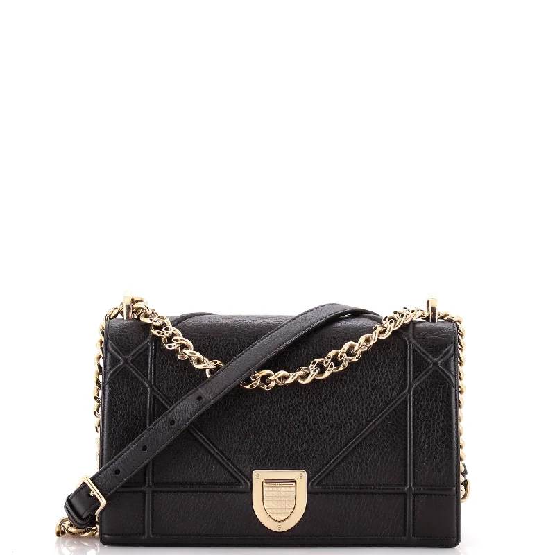 Stylish Christian Dior shoulder bags with a tassel - adorned zipperDiorama Flap Bag Grained Calfskin Medium