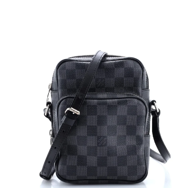 Louis Vuitton handbags with a beaded trim for a touch of glamourRem Bag Damier Graphite