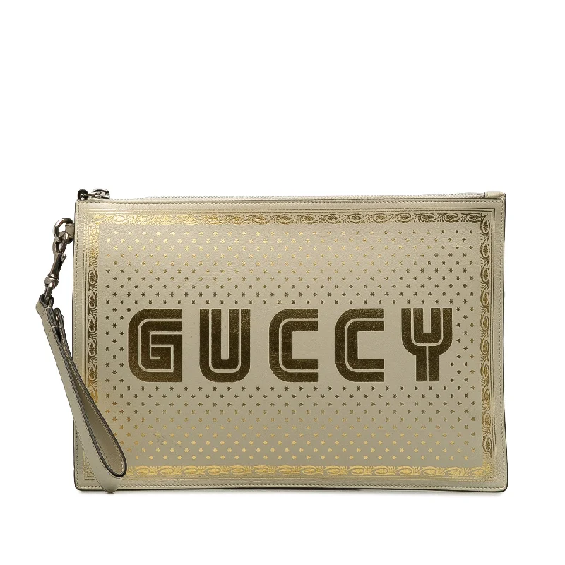 Women Gucci bags with interlocking G hardware for a classic lookWhite Gucci Guccy Sega Clutch