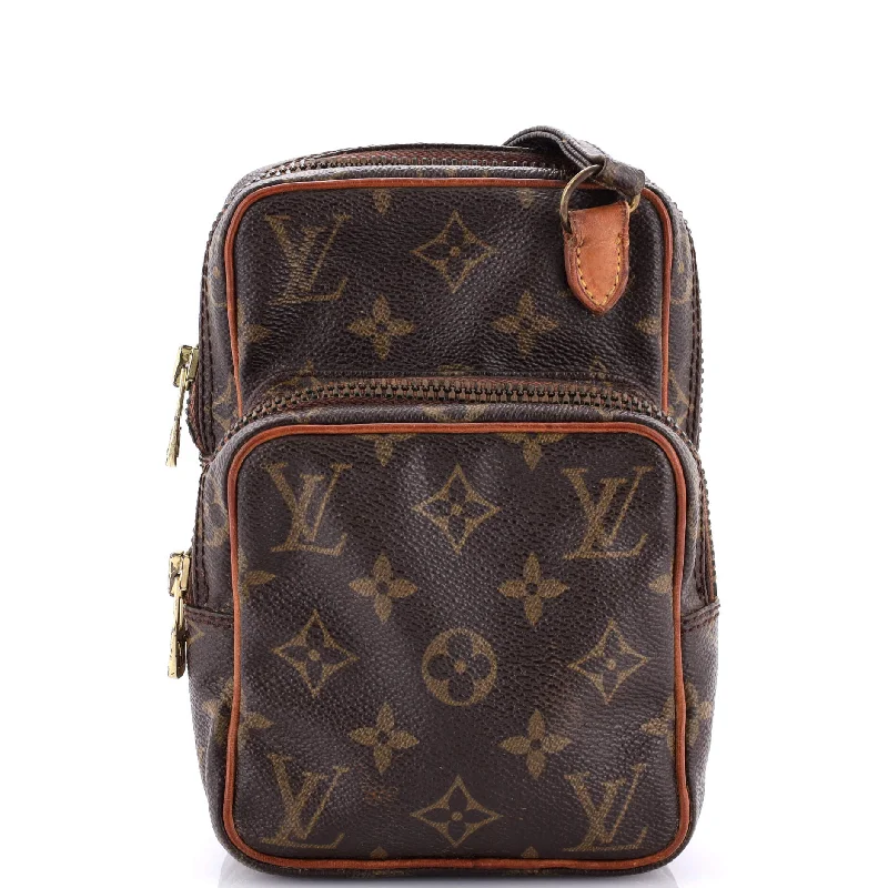 Louis Vuitton bags with a detachable mirror inside for on - the - go touch - upsAmazone Bag Monogram Canvas Mini