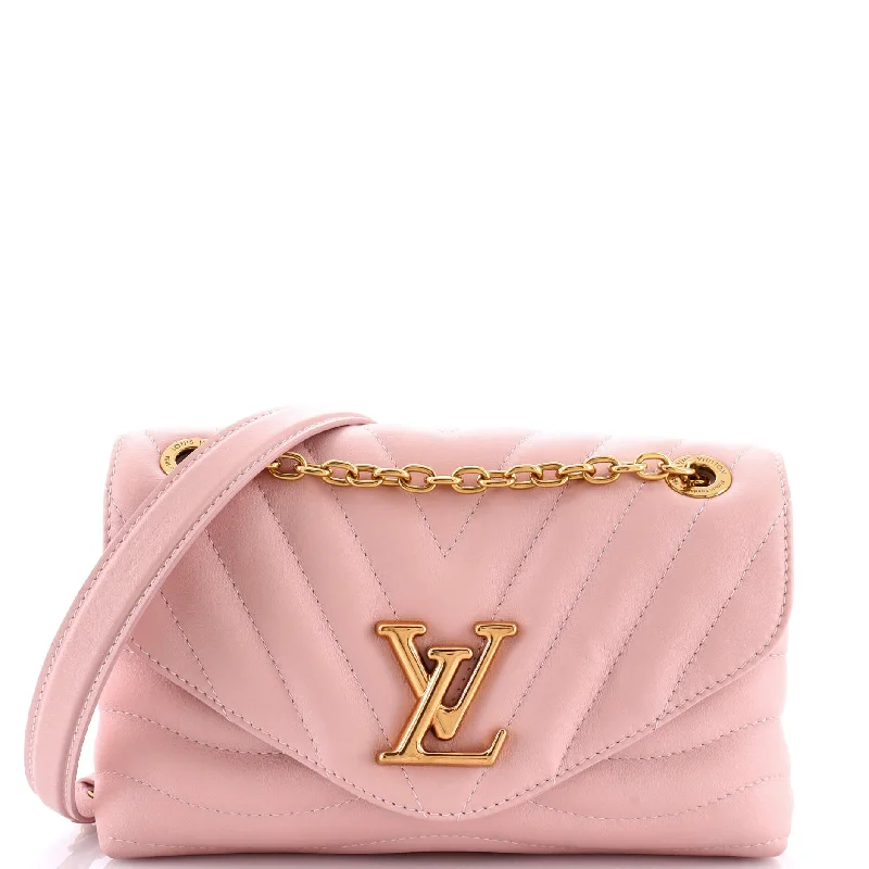 Louis Vuitton handbags with a beaded trim for a touch of glamourNew Wave Chain Bag NM Quilted Leather MM