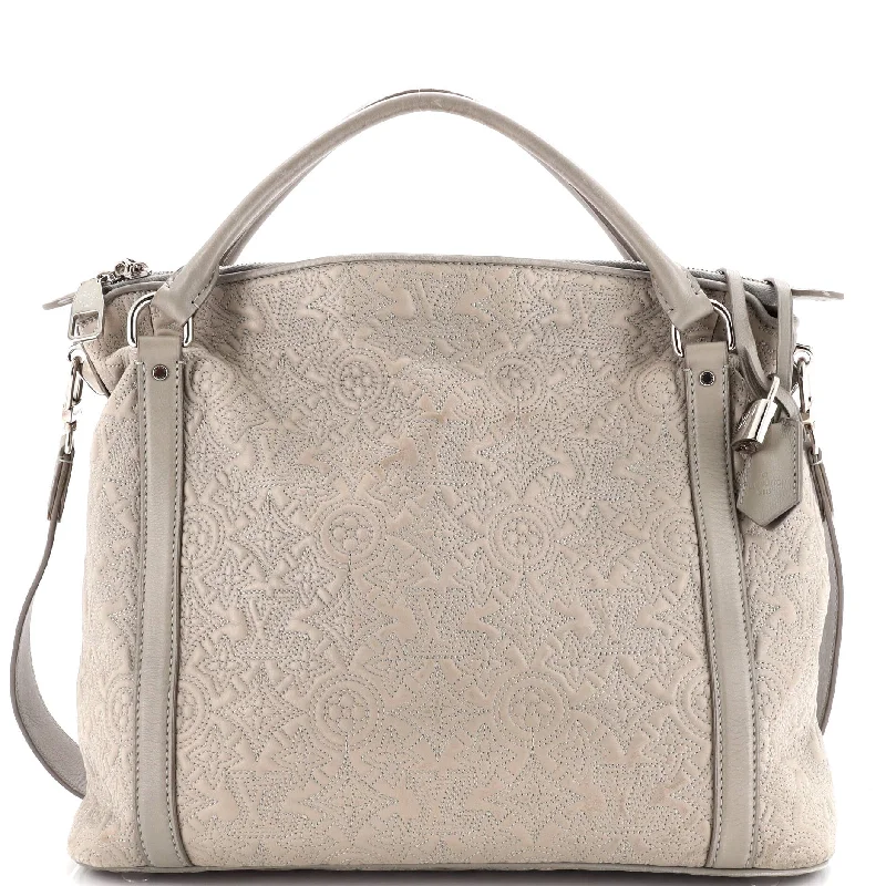 Christian Dior Saddle bags with a distressed leather finishAntheia Ixia Handbag Leather PM