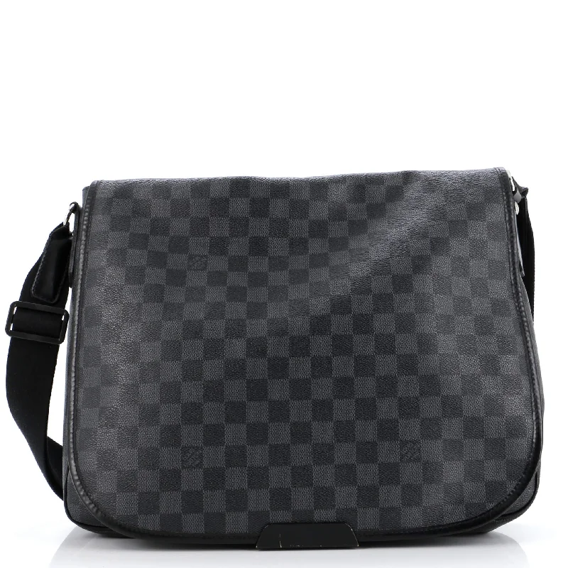 Louis Vuitton handbags with a beaded trim for a touch of glamourDaniel Messenger Bag Damier Graphite GM