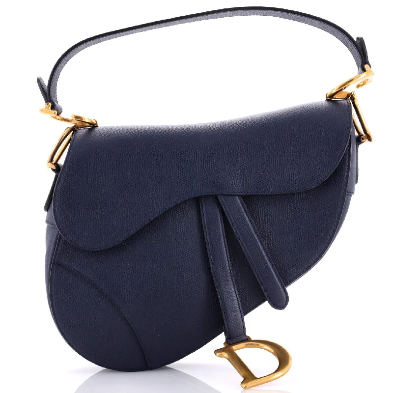 Stylish Christian Dior shoulder bags with a tassel - adorned zipperSaddle Handbag Leather Medium