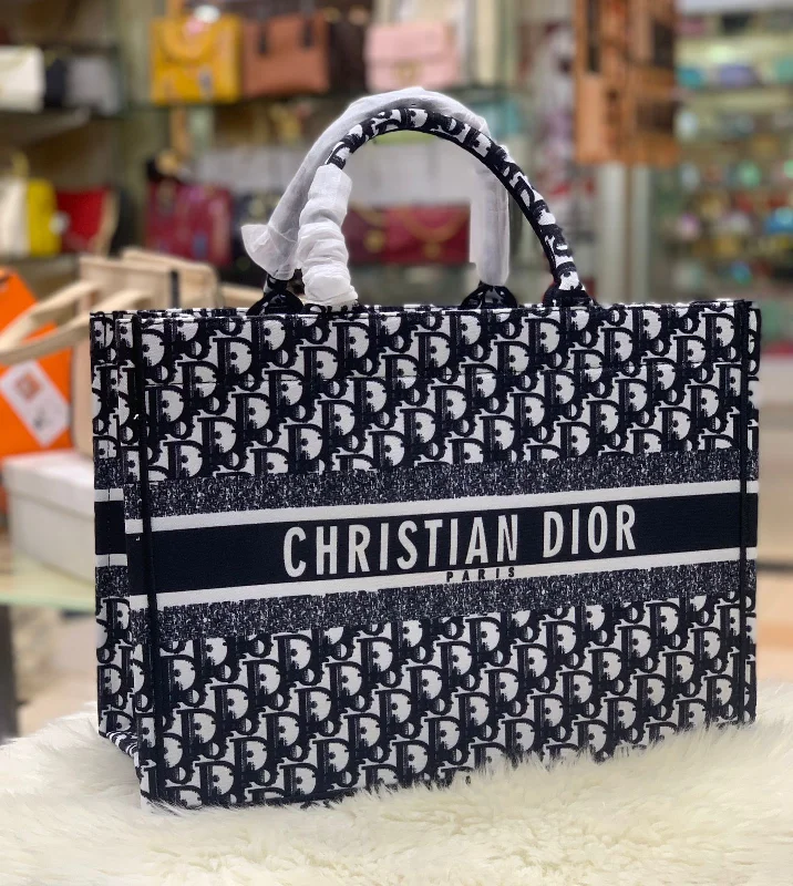 Christian Dior crossbody bags with a front - flap pocket for easy accessChristian Dior Book Tote - Master Quality Women Bag with Branded Details (Black)