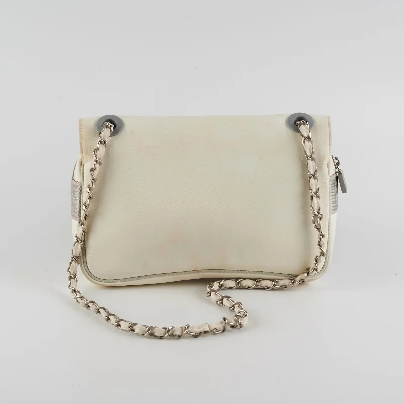 Chanel Chain Strap Handbag for Everyday UseChanel Camelia Seasonal Flap With Zipper White