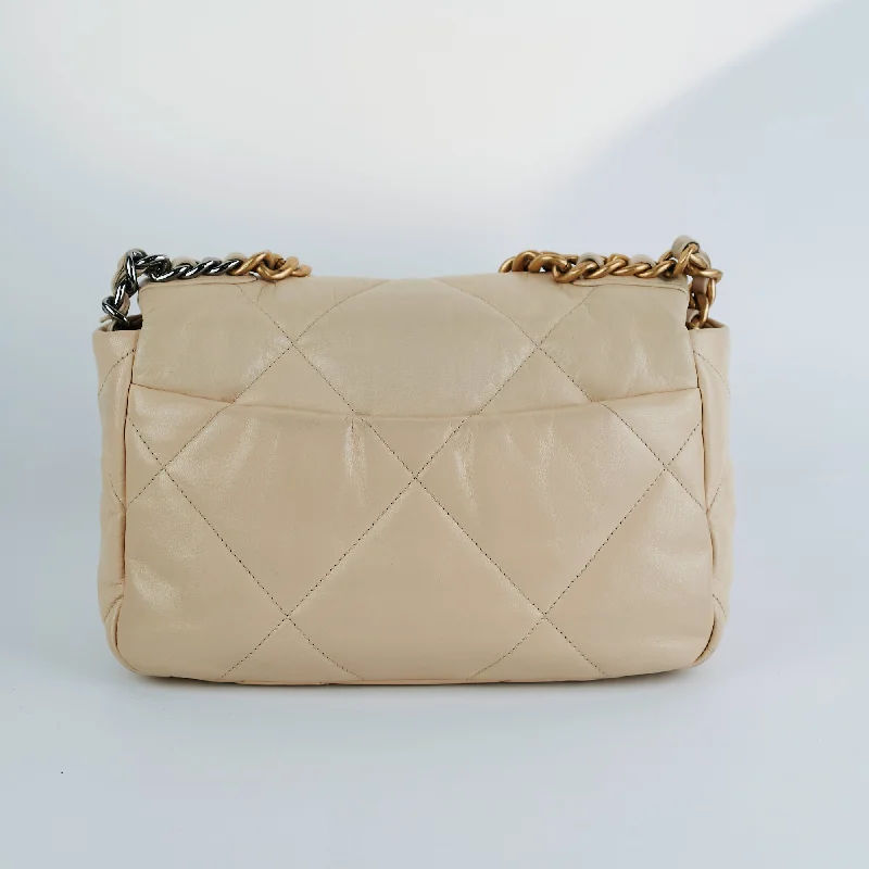 Chanel bags for the minimalist fashionChanel Small 19 Beige