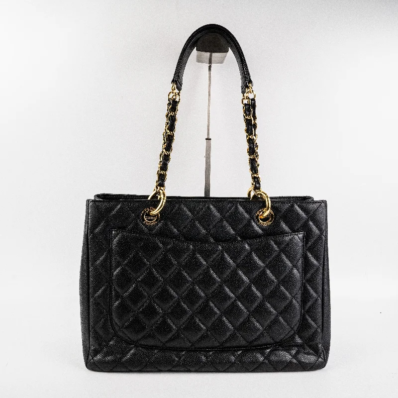 Chanel bags with the perfect balance of luxury and functionalityChanel GST Caviar Black Tote Bag