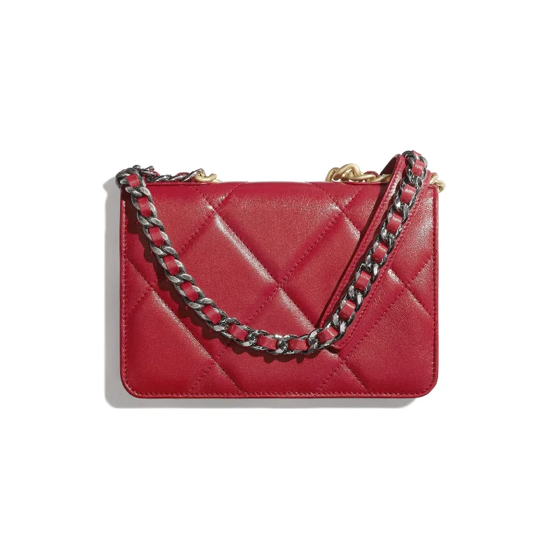 Chanel classicChanel 19 Wallet on Chain Red