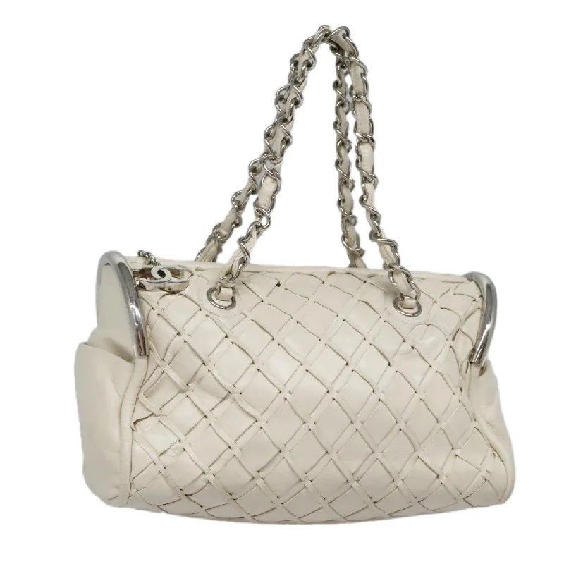 Chanel Medium Tote Bag for Office LadiesCHANEL Chain Shoulder Bag Leather White CC  93890