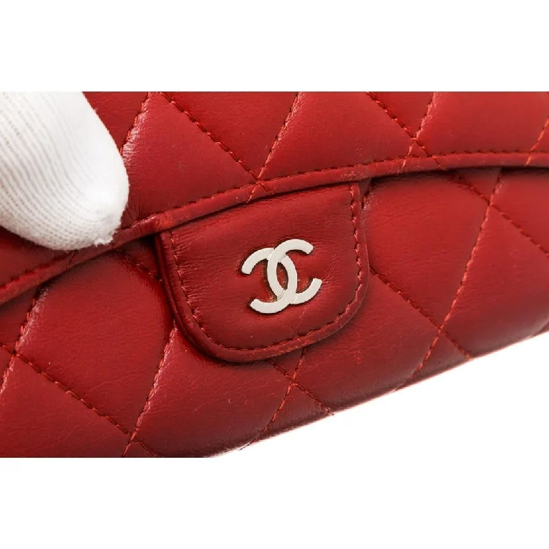 Chanel Quilted Leather Shoulder Bag for FashionistasChanel Classic Long Flap Wallet Lambskin Leather Red